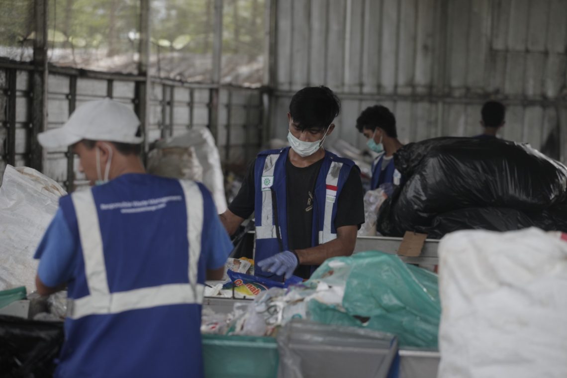 Waste4Change dan Bank DBS Indonesia Gelar Literasi Keuangan Pelapak Sampah