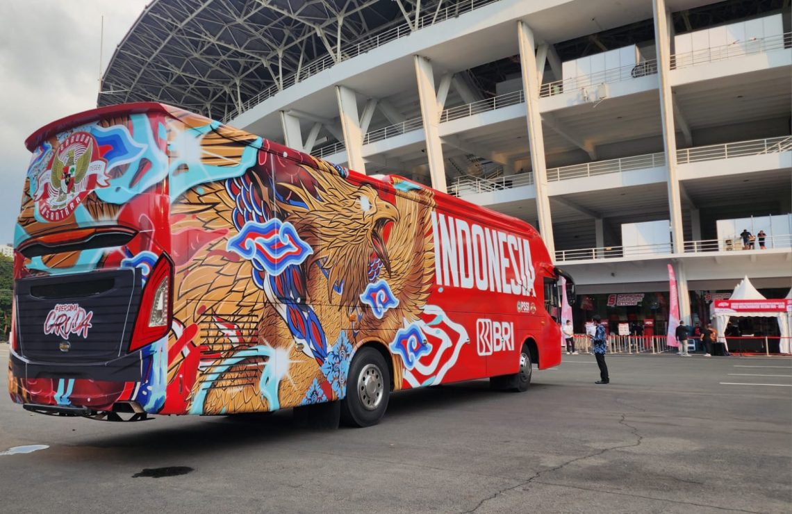 Dukung Perkembangan Ekosistem Sepak Bola Nasional, BRI Berikan Bus untuk Skuad Garuda