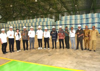 Menperin Pantau Pabrik Gula di Sumba Timur