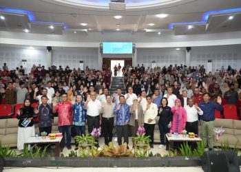 Presdir PT Freeport Indonesia Berbagi Tips Kepemimpinan Bersama Mahasiswa Unhas Makassar