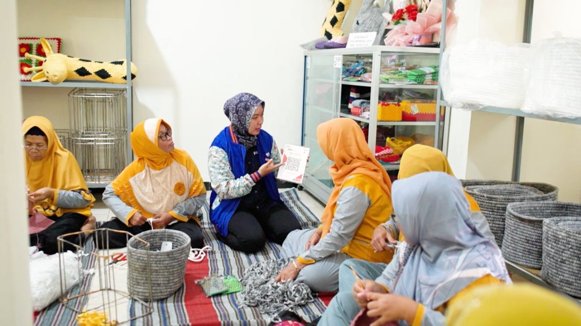 Kisah Sukses Klaster Usaha Binaan BRI, Kerajinan Rajut Berkah Jaya Tidu