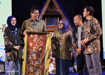 LPS Gelar Peragaan Busana Batik Fractal untuk Dukung UMKM Sukabumi