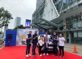 BRI Serahkan Mobil dan Logam Mulia kepada Pemenang Program Super AgenBRILink