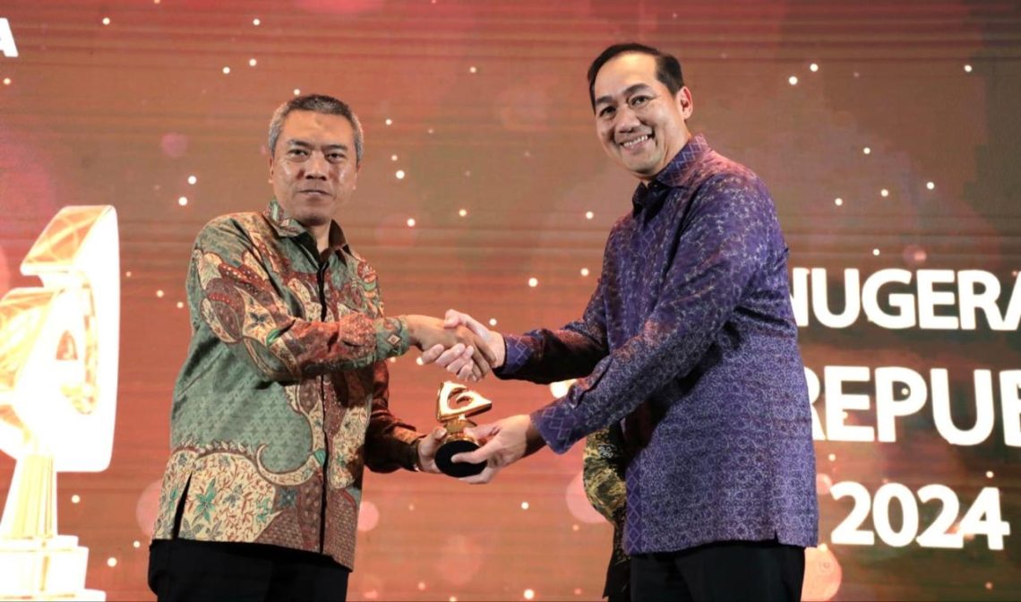 BRI Terima Penghargaan Community Empowerment & Development Pada Anugerah ESG Republika 2024