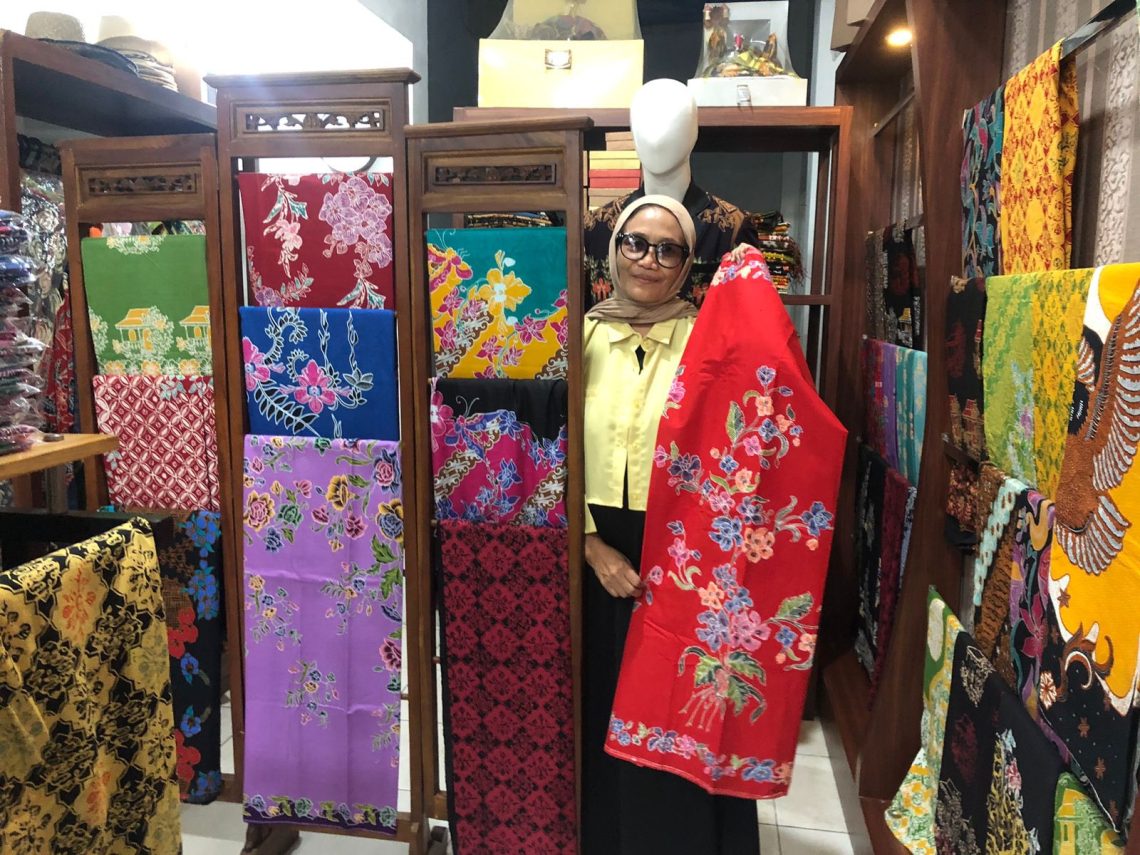 Kisah Inspiratif UMKM Binaan BRI: Datik Batik Angkat Motif Khas Tangerang hingga Menembus Pasar Global