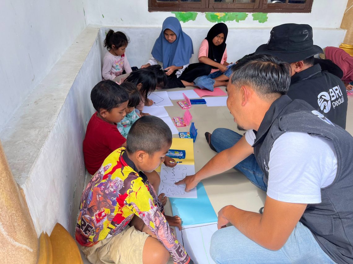 Terus Salurkan Bantuan, BRI Gelar Program “Trauma Healing” untuk Anak-Anak Terdampak Bencana Banjir di Sumatera