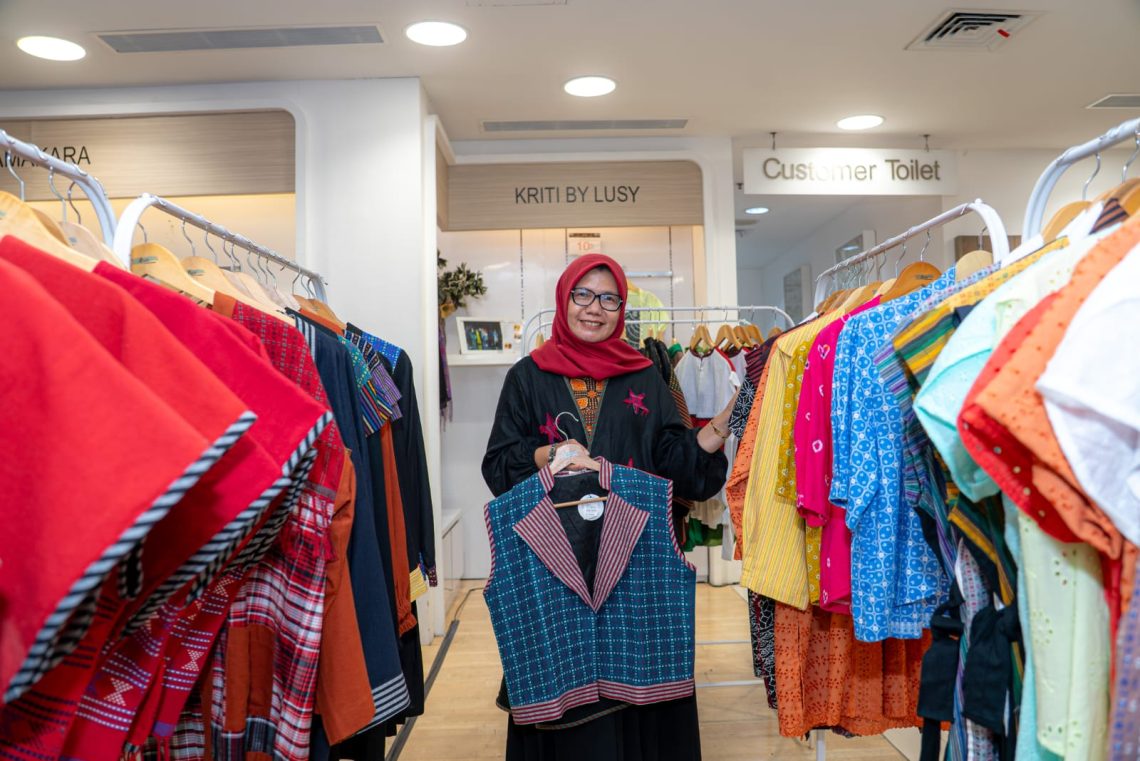 Melalui Tenun Modern, Kriti by Lusy Jajaki Potensi Wastra Nusantara di Pasar Mancanegara