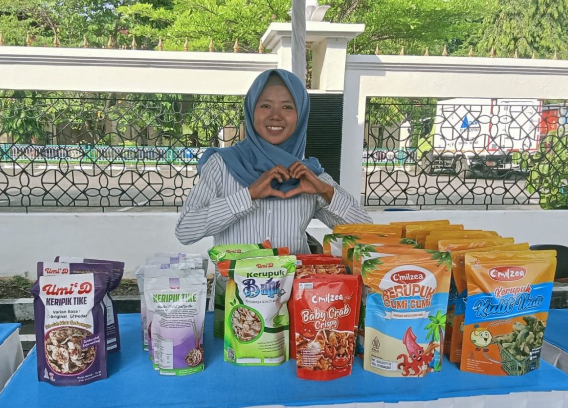 Jalan Pulang Rosyidah: Dari Rantau Malaysia ke Pesisir Indramayu Menembus Pasar Olahan Laut