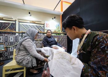 Hari Batik Nasional 2026, BNI Kerek Daya Saing UMKM Kriya Menuju Kancah Global