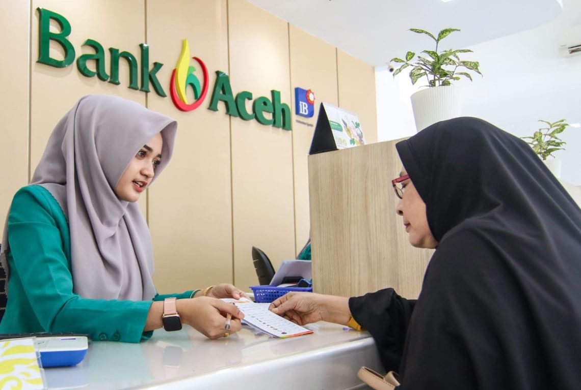 PT BANK ACEH SYARIAH : Menjadi Bank Terkemuka dalam Membangun Serambi Mekkah