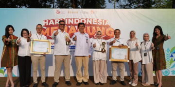 Perluas Tabungan SimPel di 81 Sekolah, Bank bjb Sabet Penghargaan Bank Teraktif OJK