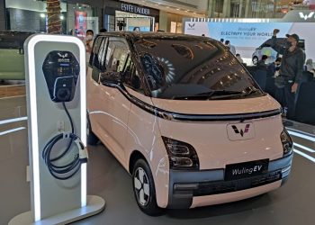 Wuling Tampilkan Kendaraan Listrik di IIMS Surabaya 2022
