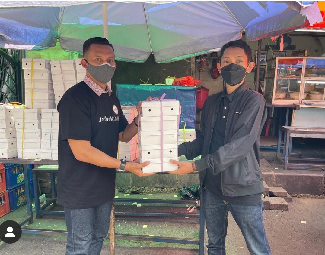 BSI Muda Gandeng Warnas.id Bagikan 200 Paket Isoman di Tanah Abang Jakarta