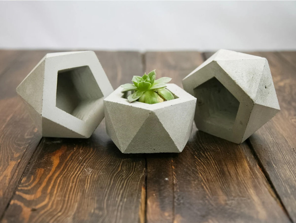 Semen Bukan Sekadar Bangunan, Ini Inspirasi Kerajinan Estetik dari Semen Merah Putih