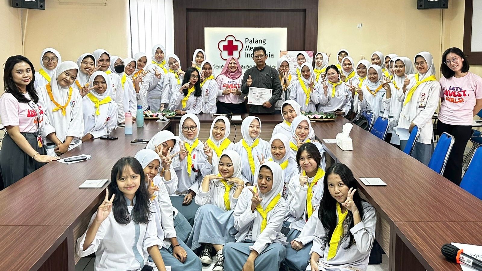 Let’s Invest Girls: 90,5% Remaja Putri Indonesia Belum Tersentuh Literasi Keuangan Meski 64,2% Dapat Uang Jajan Bulanan