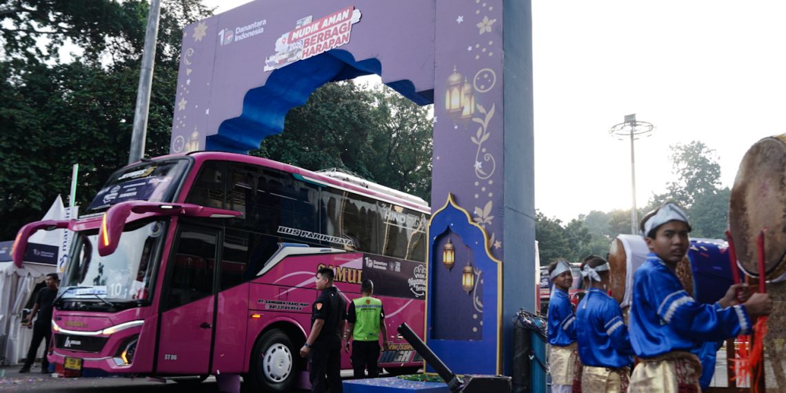 Berbagi Kebaikan, Bank Mandiri Berangkatkan Lebih dari 10.000 Pemudik melalui Program Mudik Bersama Gratis