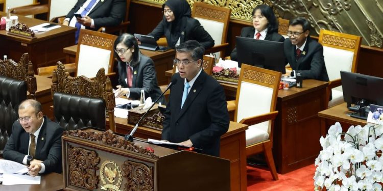 Tindak Lanjut Putusan MK: Menaker Beberkan Poin Kunci UU Pelindungan Ketenagakerjaan Anyar