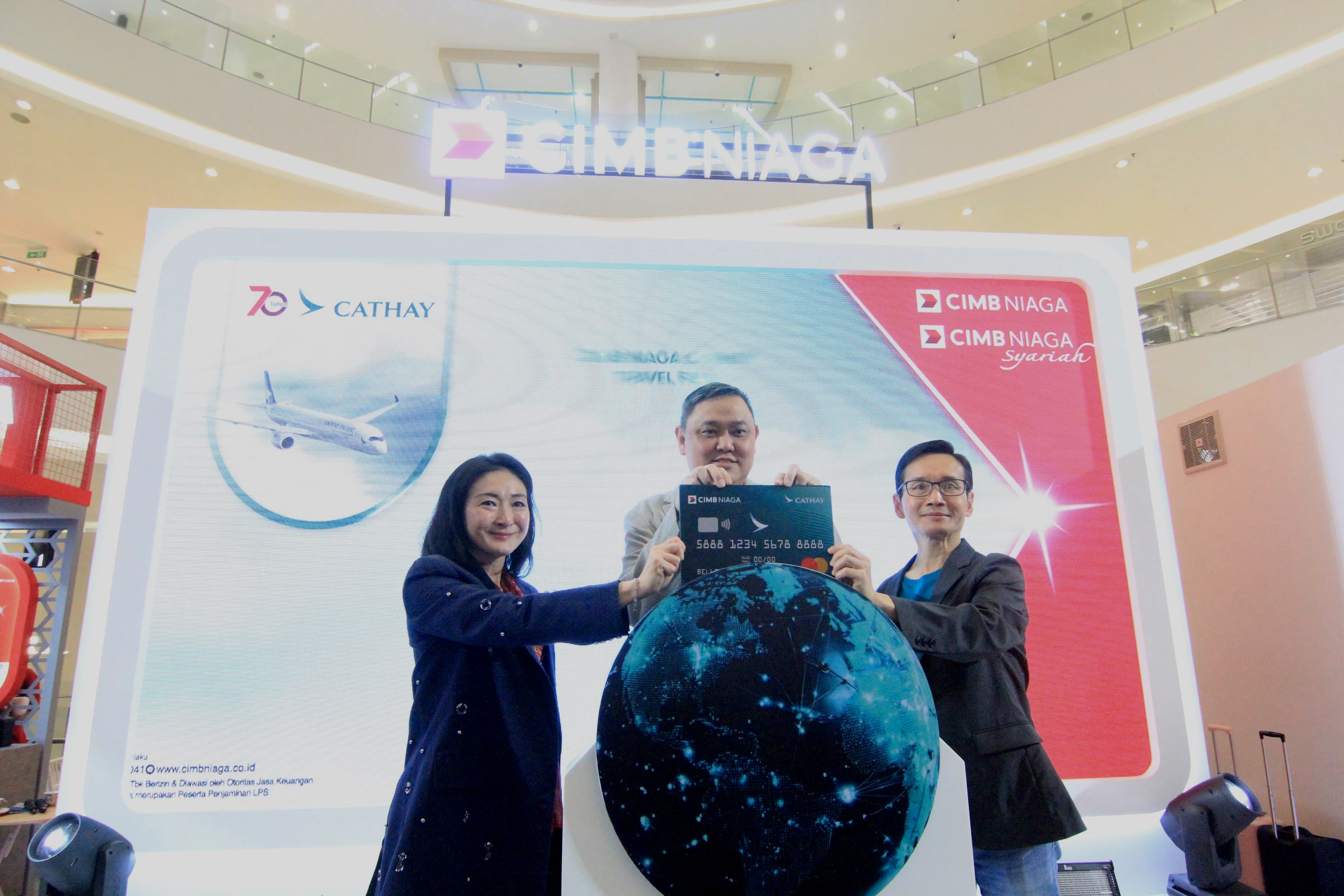 Peluncuran Kartu Kredit Co-Brand CIMB Niaga World Cathay