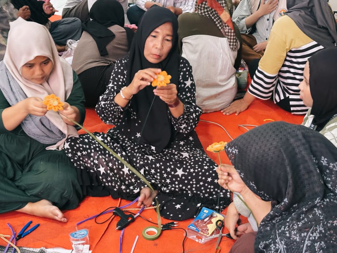 Perkuat Ekonomi hingga Literasi Warga Surabaya, Patra Logistik Gandeng Unair