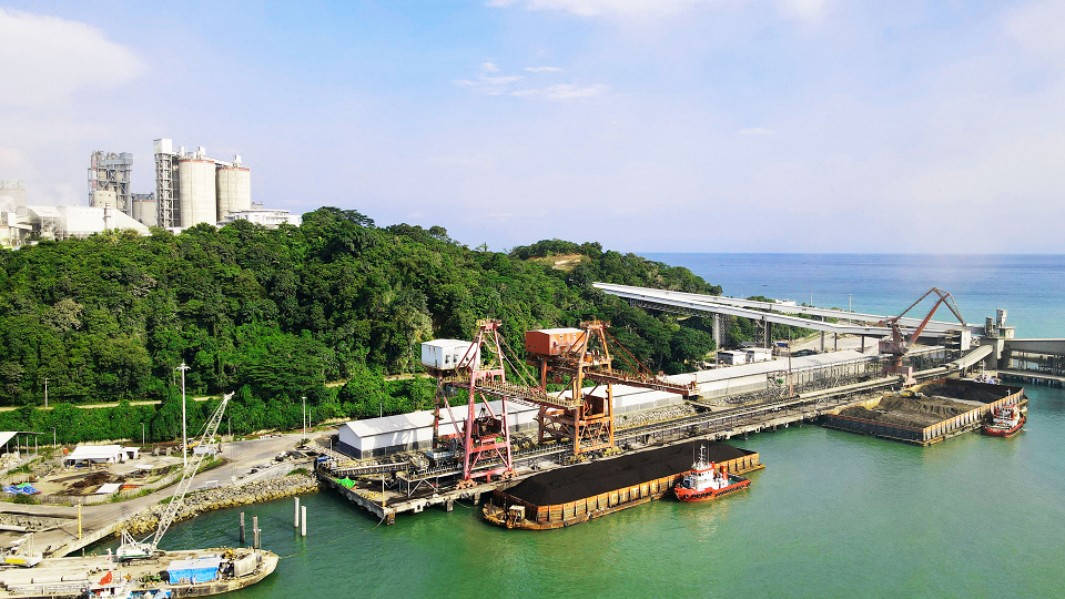 Cemindo Tunjukkan Ketangguhan, Tetap Tumbuh di Tengah Kontraksi Pasar Semen