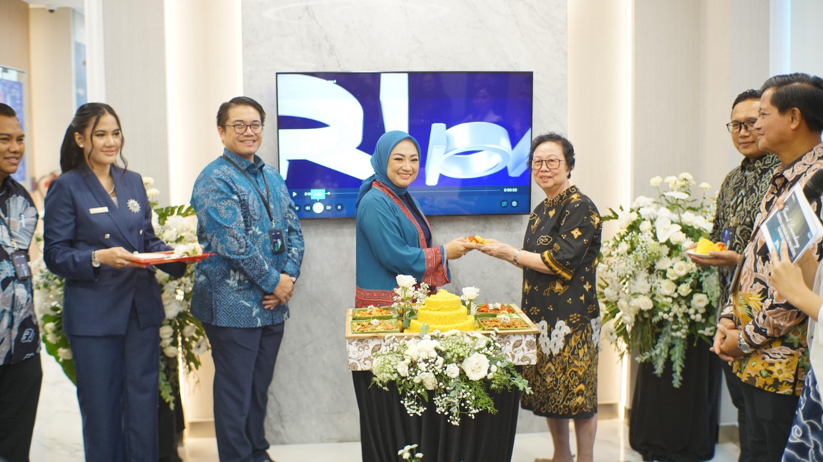 Resmikan Sentra Layanan Prioritas di Cirebon, Kini BRI Miliki 43 Lokasi Layanan Premium 