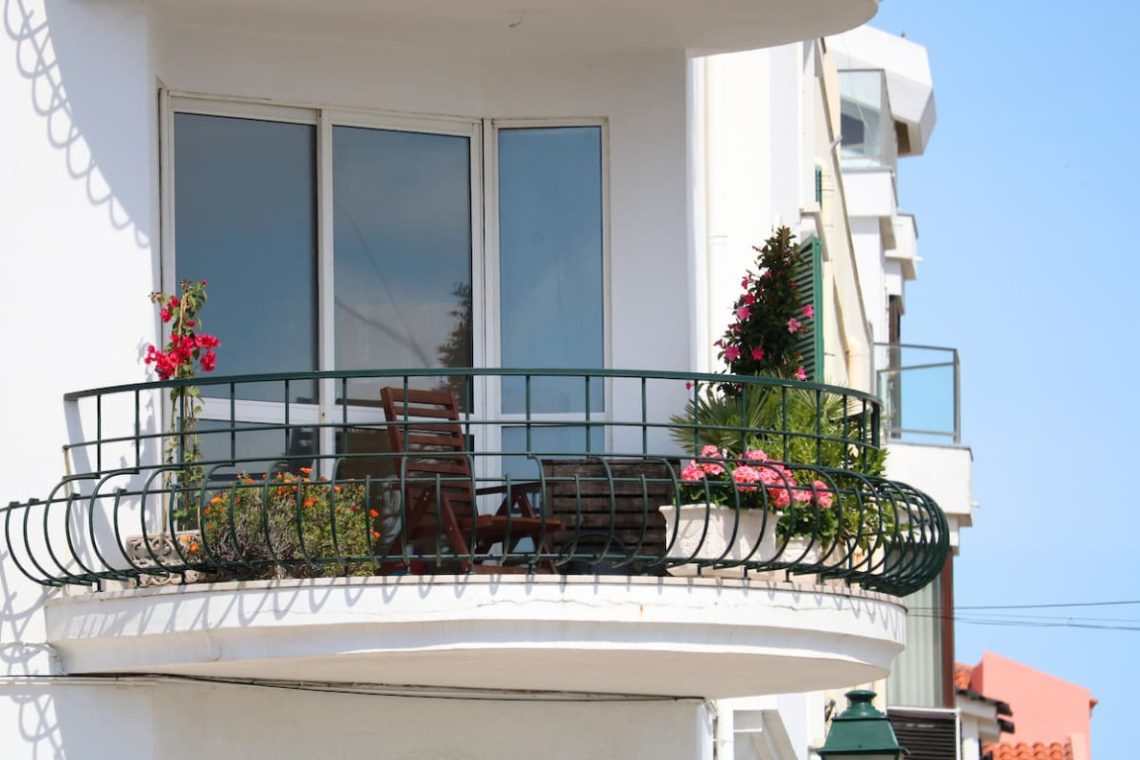 Tips Konstruksi Semen Merah Putih: Mengenal Prinsip Kerja Struktur Kantilever & Penerapannya